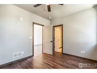 Photo #6: 964299 Listing