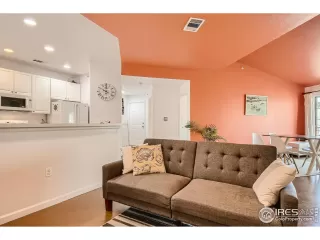 Photo #5: 964301 Listing