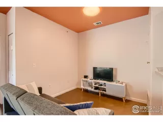 Photo #6: 964301 Listing