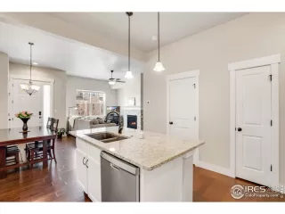 Photo #6: 964305 Listing