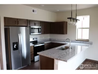 Photo #2: 964327 Listing