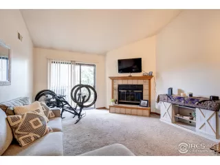 Photo #4: 964422 Listing