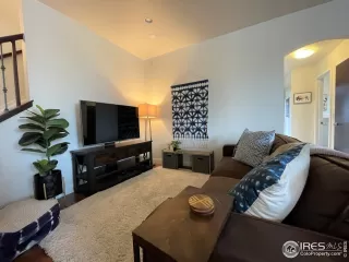 Photo #4: 964519 Listing