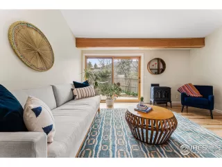 Photo #4: 964520 Listing 