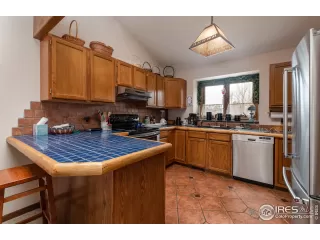 Photo #2: 964602 Listing