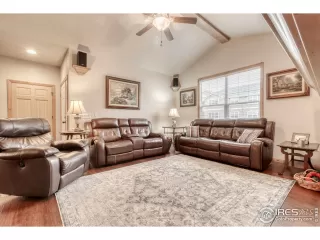 Photo #2: 964756 Listing