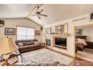 Photo #4: 964756 Listing