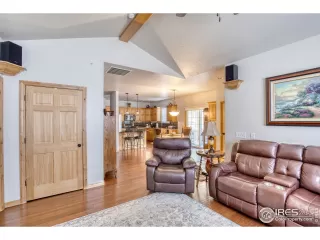 Photo #5: 964756 Listing