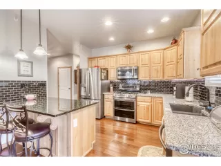 Photo #6: 964756 Listing