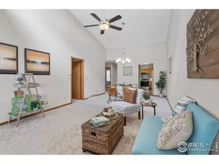 Photo #5: 964828 Listing