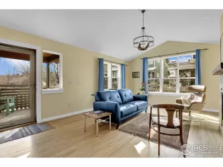 Photo #2: 964841 Listing