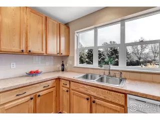 Photo #5: 964841 Listing