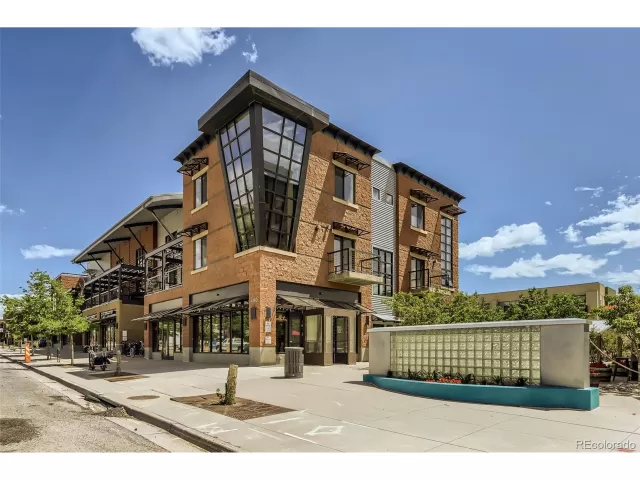 MLS: 9648642 Condo For Sale