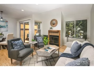 Photo #2: 965039 Listing 
