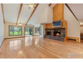 Photo #3: 965088 Listing