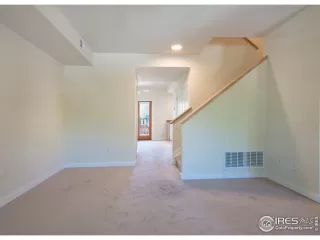 Photo #4: 965120 Listing