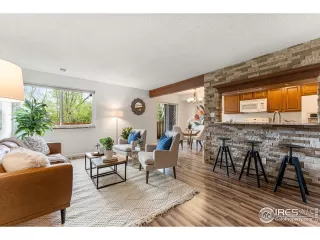 Photo #5: 965358 Listing 