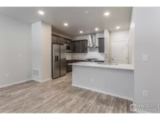 Photo #4: 965533 Listing