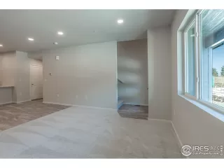 Photo #5: 965533 Listing