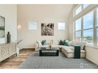 Photo #6: 965601 Listing