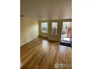 Photo #4: 965656 Listing