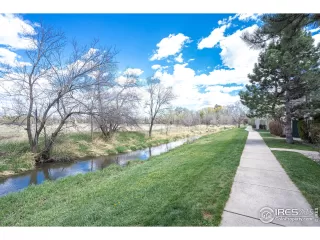 Photo #5: 965677 Listing