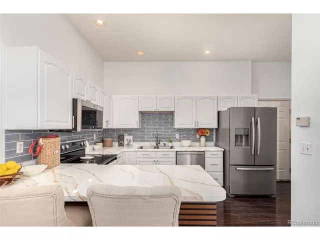 MLS: 9657596 Condo For Sale