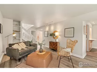 Photo #5: 965786 Listing