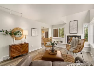 Photo #6: 965786 Listing