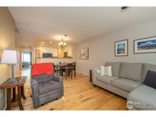 Photo #6: 965911 Listing