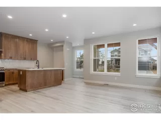 Photo #4: 965918 Listing