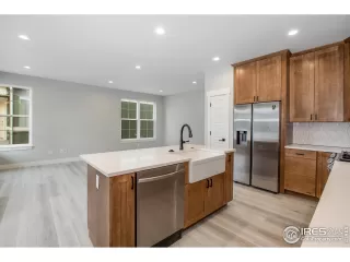 Photo #6: 965918 Listing