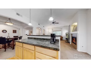 Photo #6: 966080 Listing