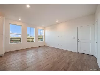 Photo #6: 9660926 Listing