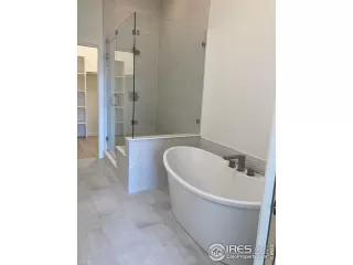 Photo #5: 966116 Listing