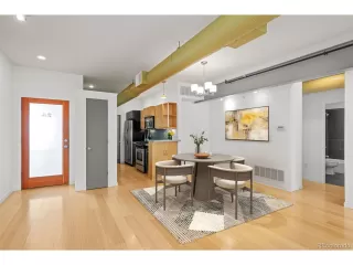 Photo #6: 9661368 Listing