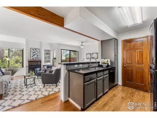 Photo #4: 966177 Listing 