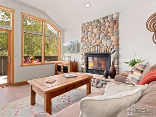 Photo #4: 966385 Listing