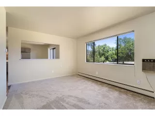 Photo #6: 9665946 Listing