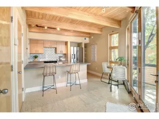 Photo #2: 966724 Listing