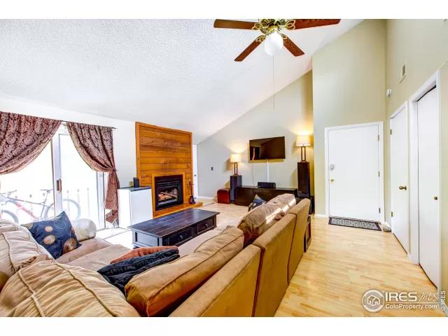 MLS: 966752 Condo For Sale