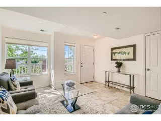 Photo #5: 966942 Listing