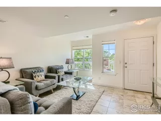 Photo #6: 966942 Listing