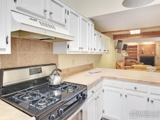 Photo #5: 967082 Listing