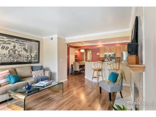 Photo #4: 967185 Listing