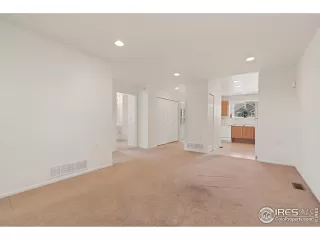 Photo #6: 967243 Listing