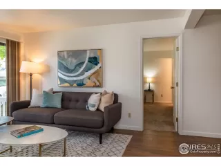 Photo #4: 967339 Listing 