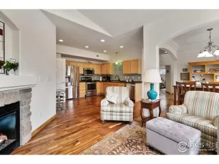 Photo #5: 967426 Listing