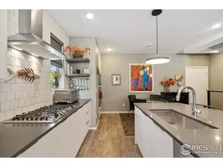 Photo #4: 967434 Listing