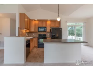 Photo #5: 967446 Listing